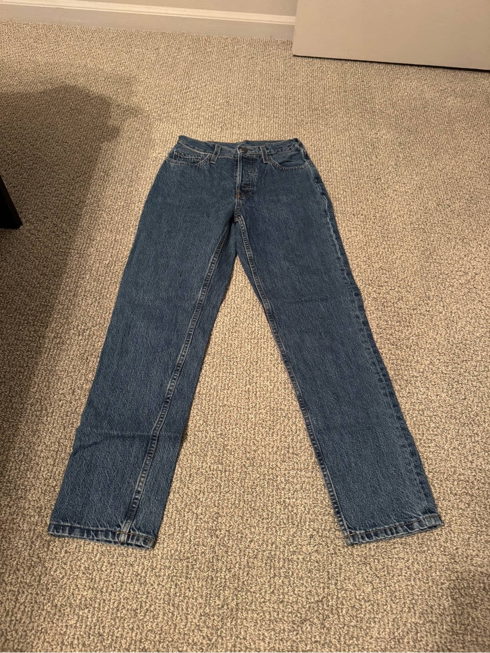 Everlane Classic Straight-Leg Dark Wash Jeans 90s cheeky jeans